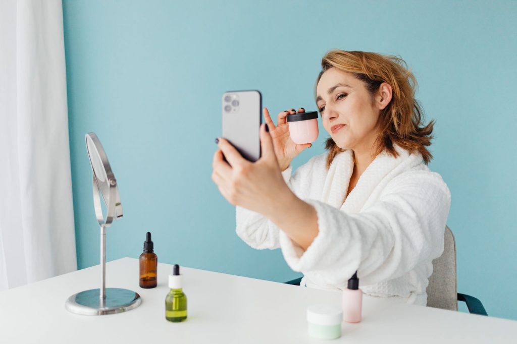 Shocking New Study: What Do Health and Wellness Influencers Post About? – Pew Research Center